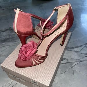 SJP silk leather Etta ankle strap! Stunning, worn twice!